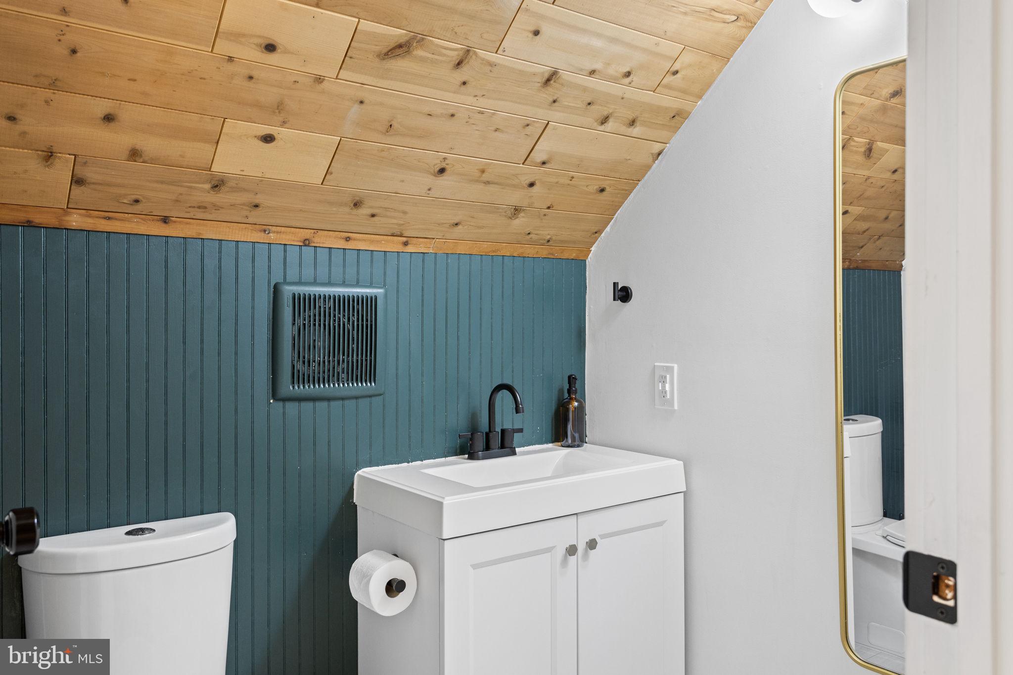 81 Pineknoll Drive Lake Harmony, PA 18624 - Photo 46 of 61 3rd Full Bathroom (Floor 3)