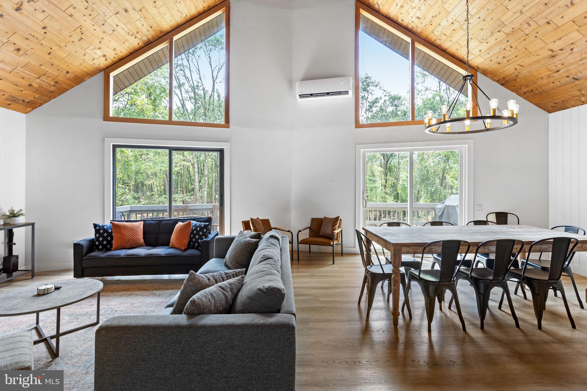 81 Pineknoll Drive Lake Harmony, PA 18624 - Photo 5 of 61 Open Main Floor