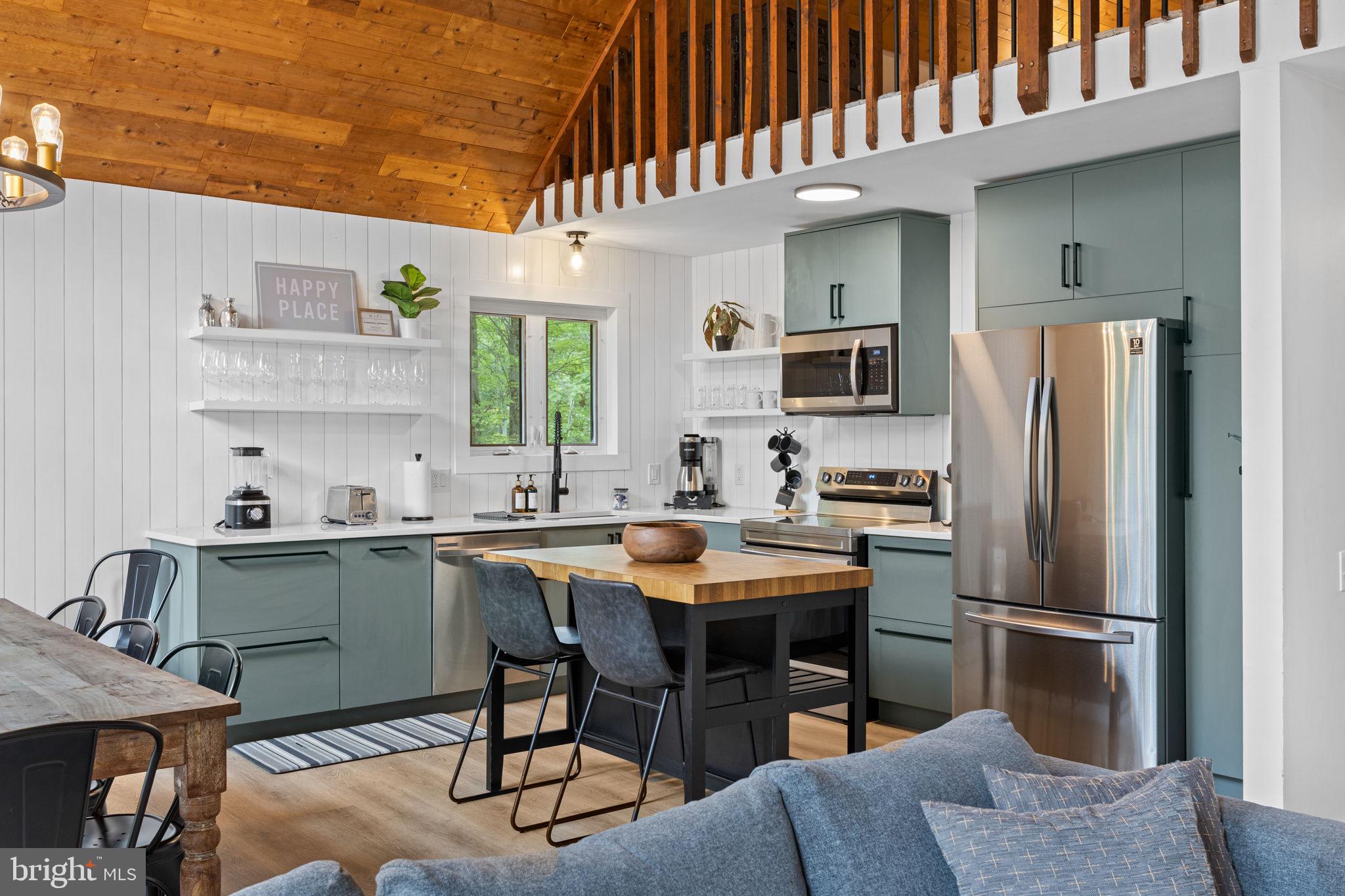 81 Pineknoll Drive Lake Harmony, PA 18624 - Photo 9 of 61 Kitchen