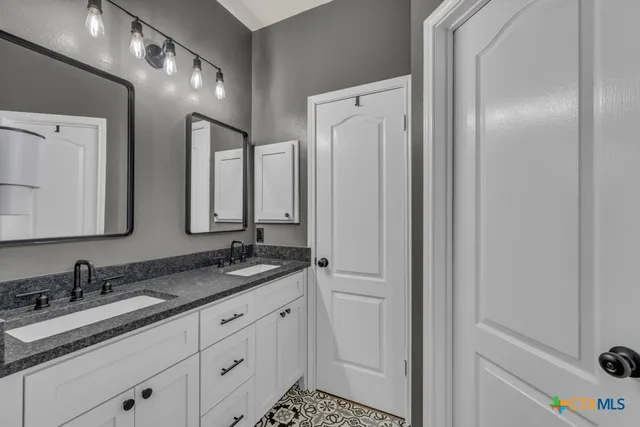 $325,000 | 197 Tapwood Lane, Cibolo, TX 78108