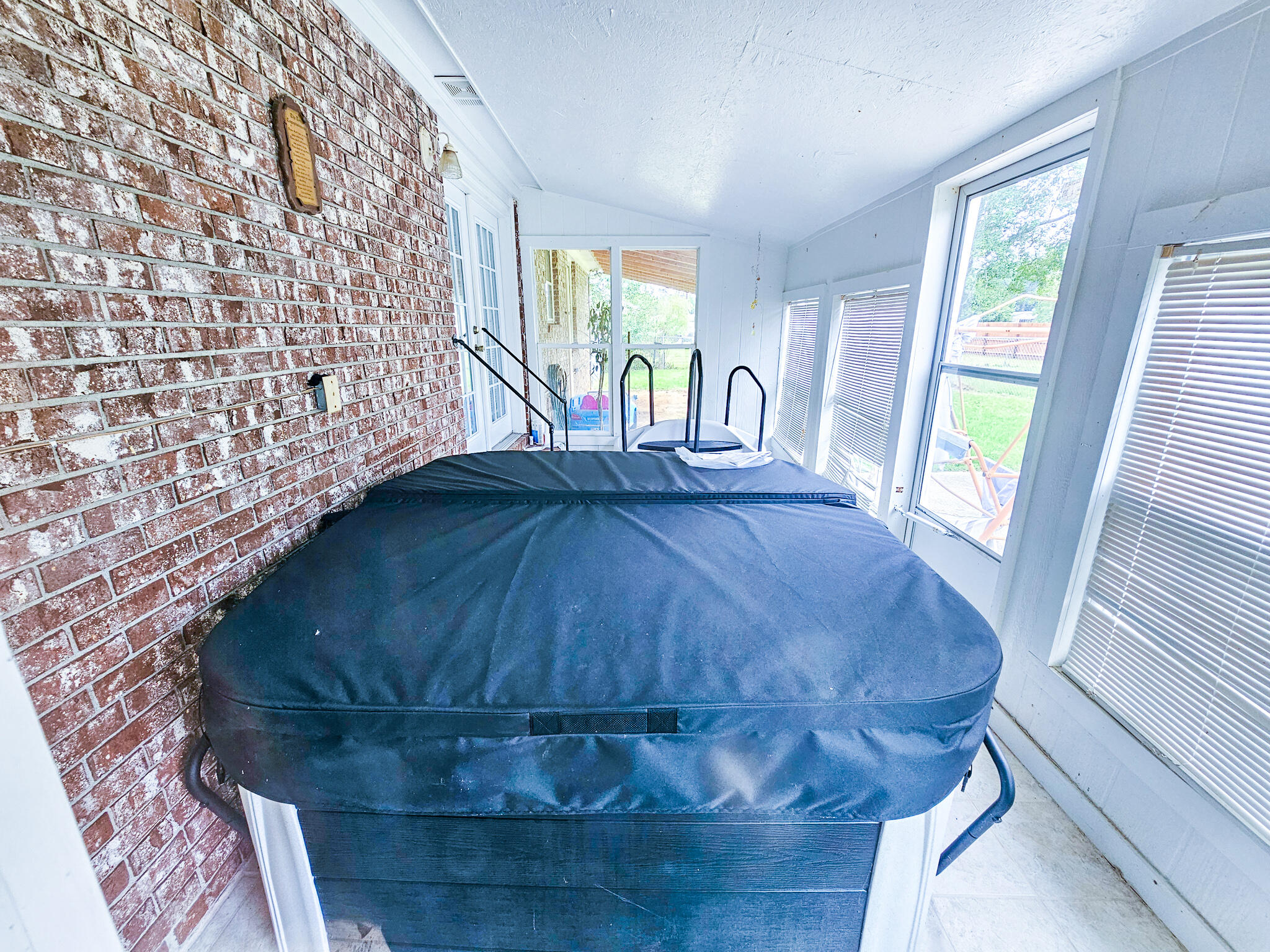 213 Otis Road Walterboro, SC 29488 - Photo 20 of 23 Sun Room