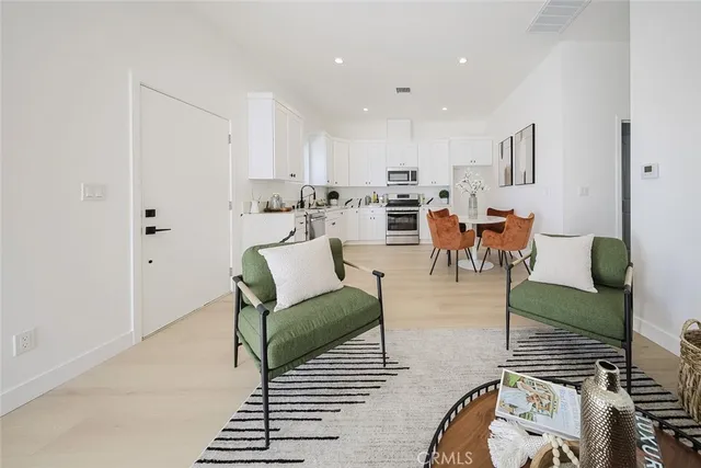 $1,199,000 | 7961 Apperson Street, Sunland, CA 91040