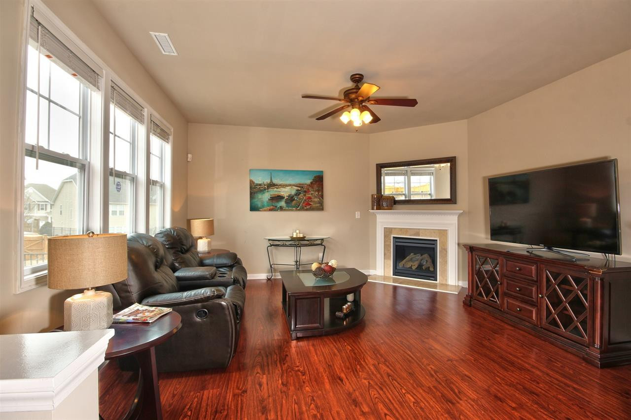 8601 Lasilla Way Raleigh, NC 27616 - Photo 3 of 25 Family Room