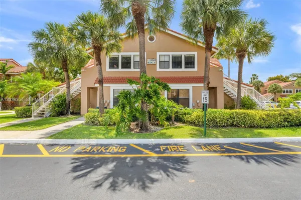 $320,000 | 15560 Southwest 104th Terrace, Unit 6112, Miami, FL 33196