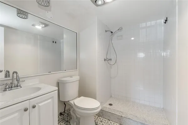 $1,800 | 9523 South Hollybrook Lake Drive, Unit 107, Pembroke Pines, FL 33025