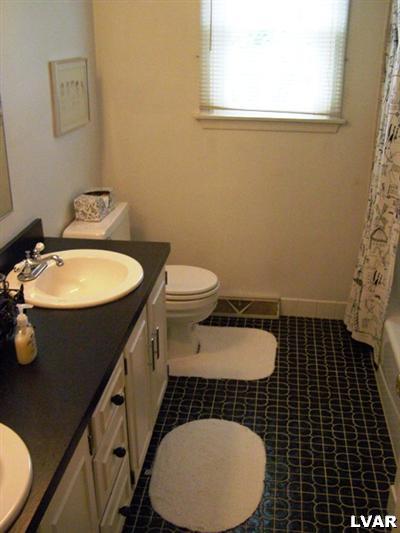 936 Hawthorn Road Allentown, PA 18103 - Photo 33 of 34 Main Bath 2nd Floor