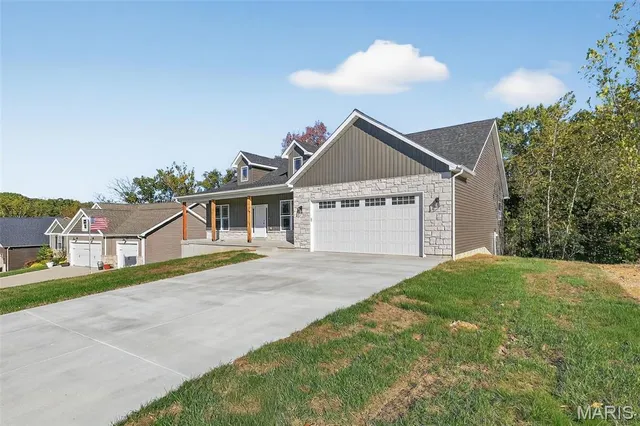 $409,900 | 268 Auburn Ridge Dr. Drive, Troy, MO 63379
