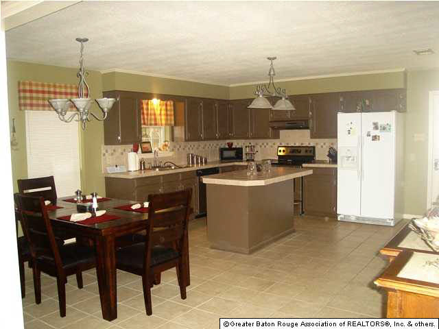 1846 Michel Delving Road Baton Rouge, LA 70810 - Photo 3 of 13 Gallery Image 3