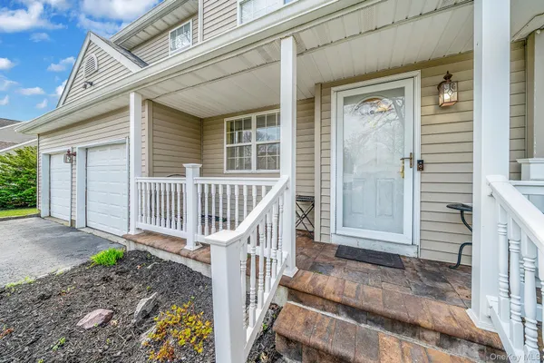 $729,000 | 92 Old Selden Stage Road, Selden, NY 11784