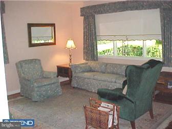 149 Lawrence Road Broomall, PA 19008 - Photo 3 of 10 Living Room