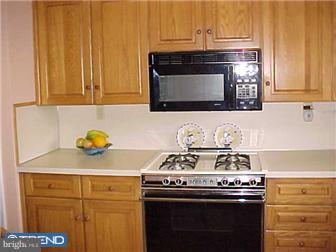 149 Lawrence Road Broomall, PA 19008 - Photo 6 of 10 Kitchen
