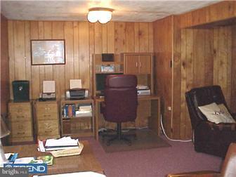 149 Lawrence Road Broomall, PA 19008 - Photo 7 of 10 Family Room