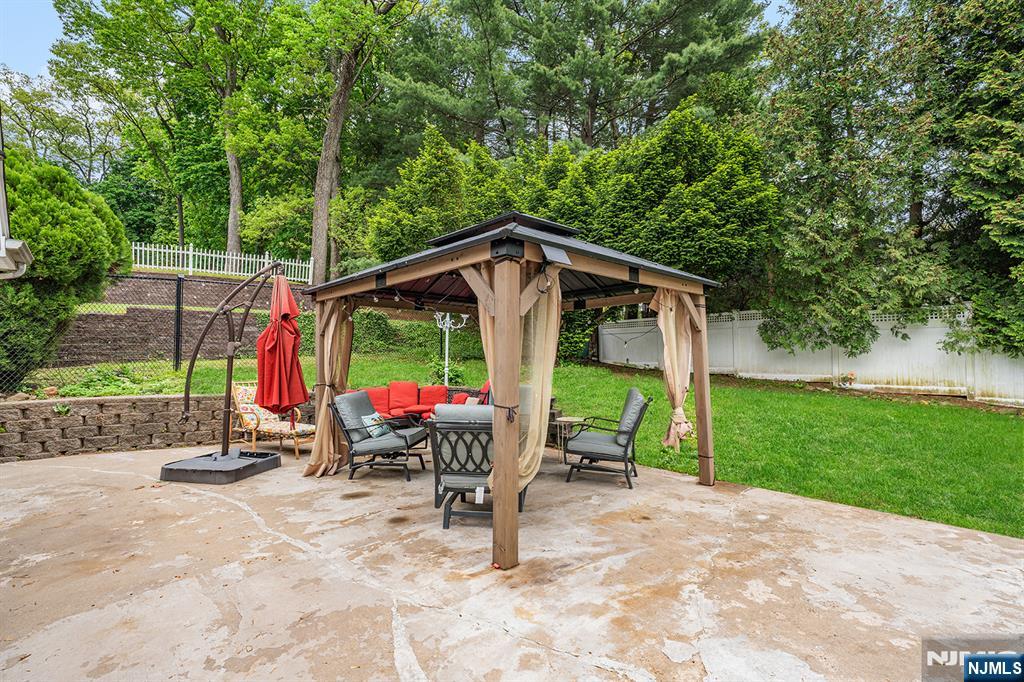 210 Alps Road Wayne, NJ 07470 - Photo 22 of 31