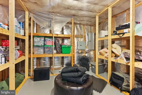 a picture of a black and white photo