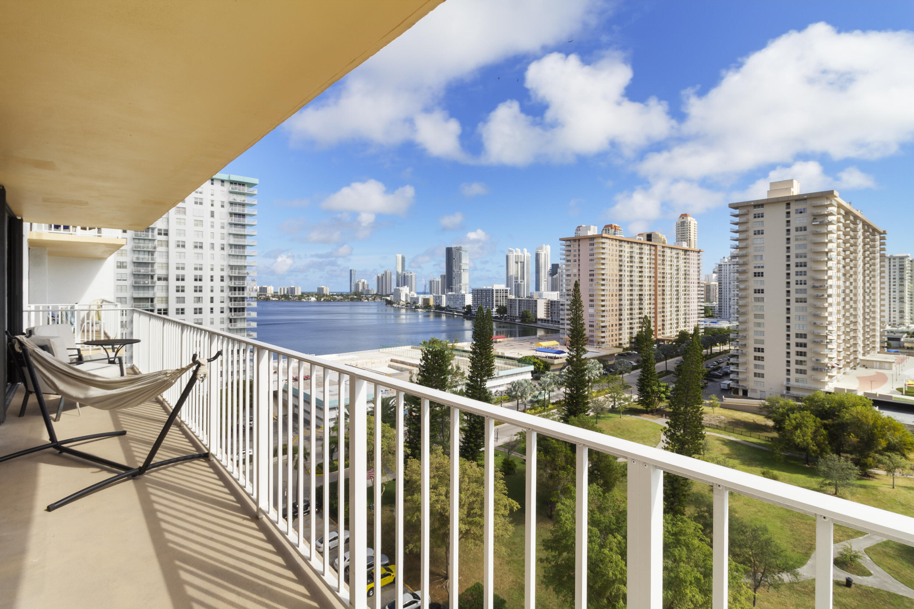 290 174th Street, Unit 1417 Sunny Isles Beach, FL 33160 - Photo 16 of 50 IMG_7073