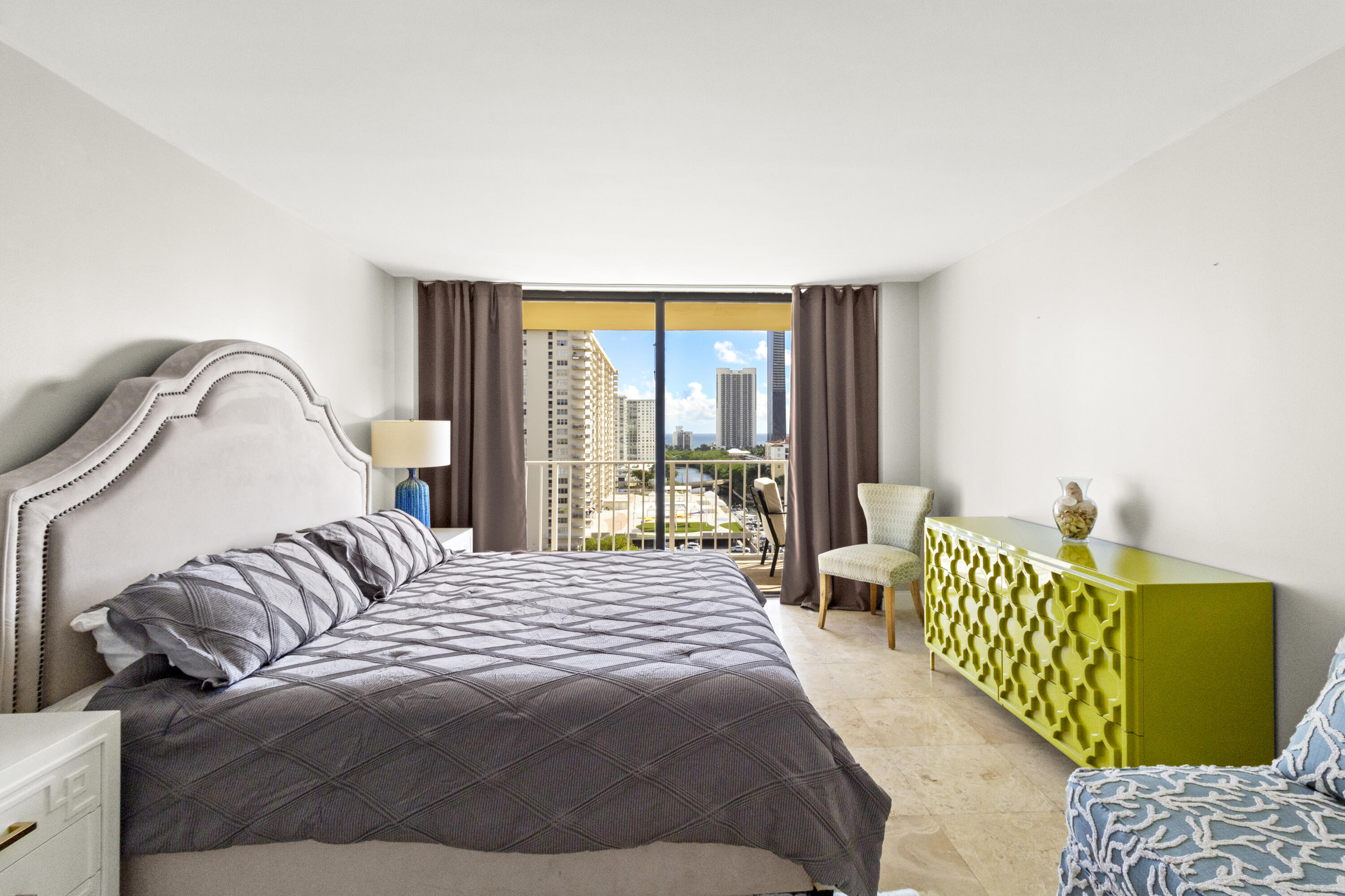 290 174th Street, Unit 1417 Sunny Isles Beach, FL 33160 - Photo 18 of 50 IMG_6991