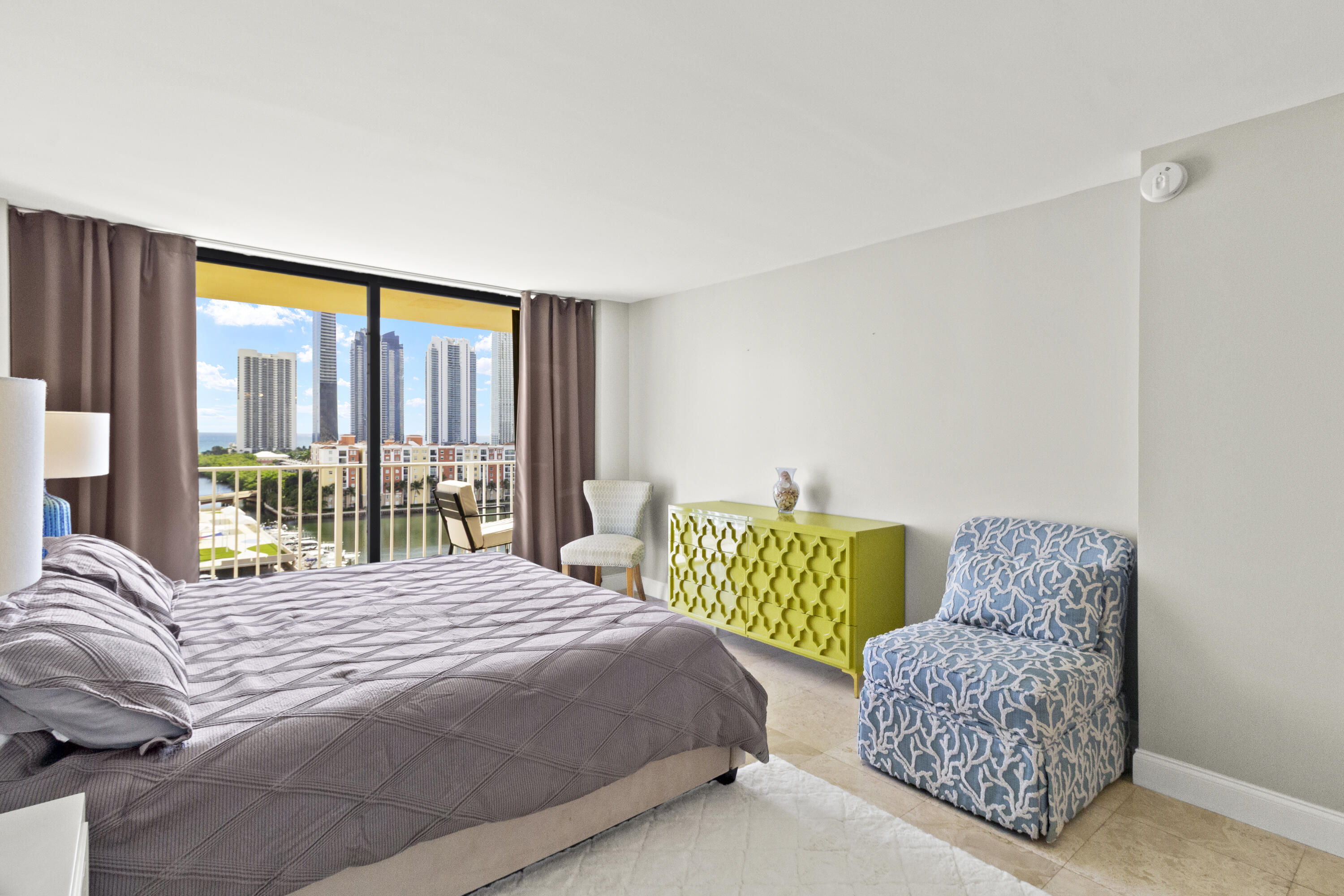 290 174th Street, Unit 1417 Sunny Isles Beach, FL 33160 - Photo 19 of 50 IMG_6988