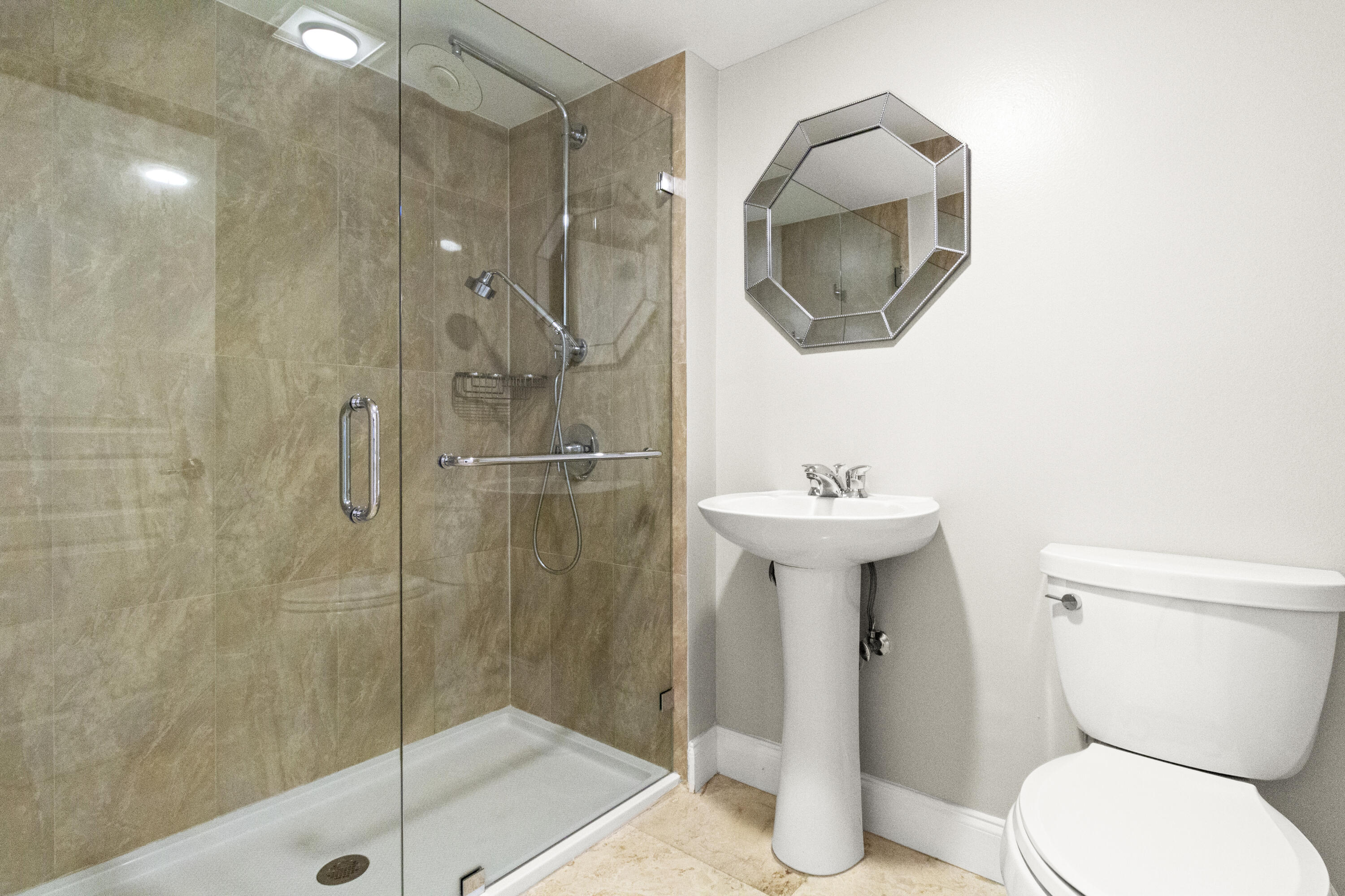 290 174th Street, Unit 1417 Sunny Isles Beach, FL 33160 - Photo 22 of 50 IMG_7001