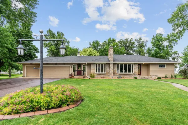 $389,900 | 719 Park Avenue, Hamburg, MN 55339