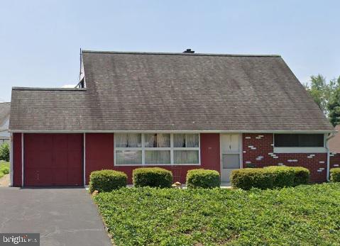 29 Quakeroak Road Levittown, PA 19057 - Photo 1 of 13 Gallery Image 1