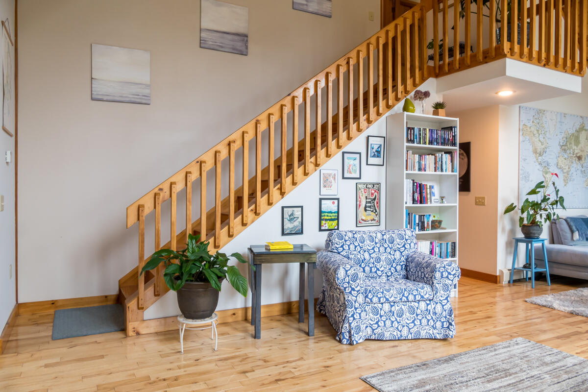 52 Casey Road Windsor, ME 04363 - Photo 20 of 64 31-Stairwell