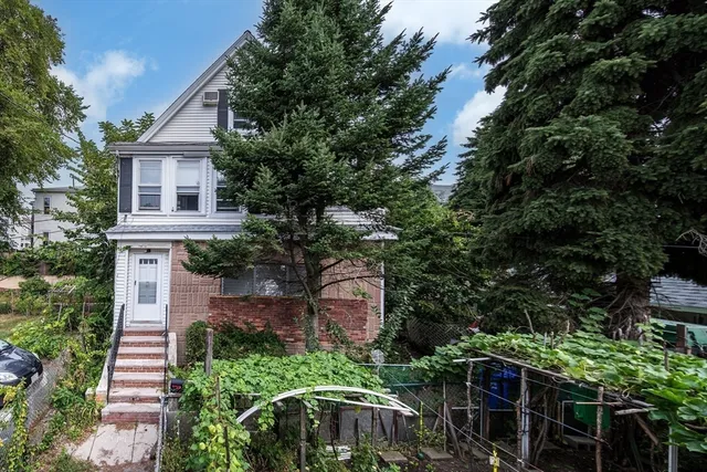 $1,900 | 23 Edmund Street, Unit 1, Malden, MA 02148