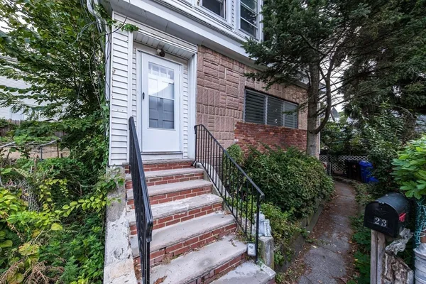 $1,900 | 23 Edmund Street, Unit 1, Malden, MA 02148