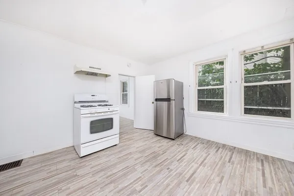 $1,900 | 23 Edmund Street, Unit 1, Malden, MA 02148