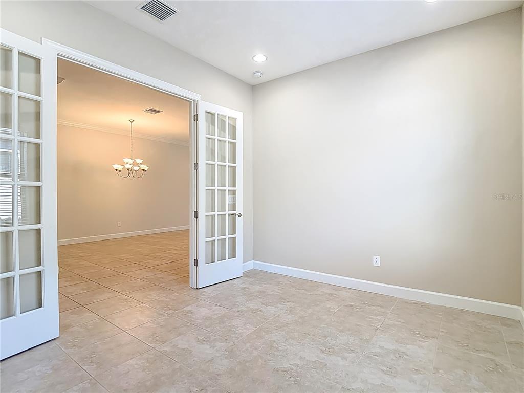 8613 Grand Alberato Road Tampa, FL 33647 - Photo 17 of 57