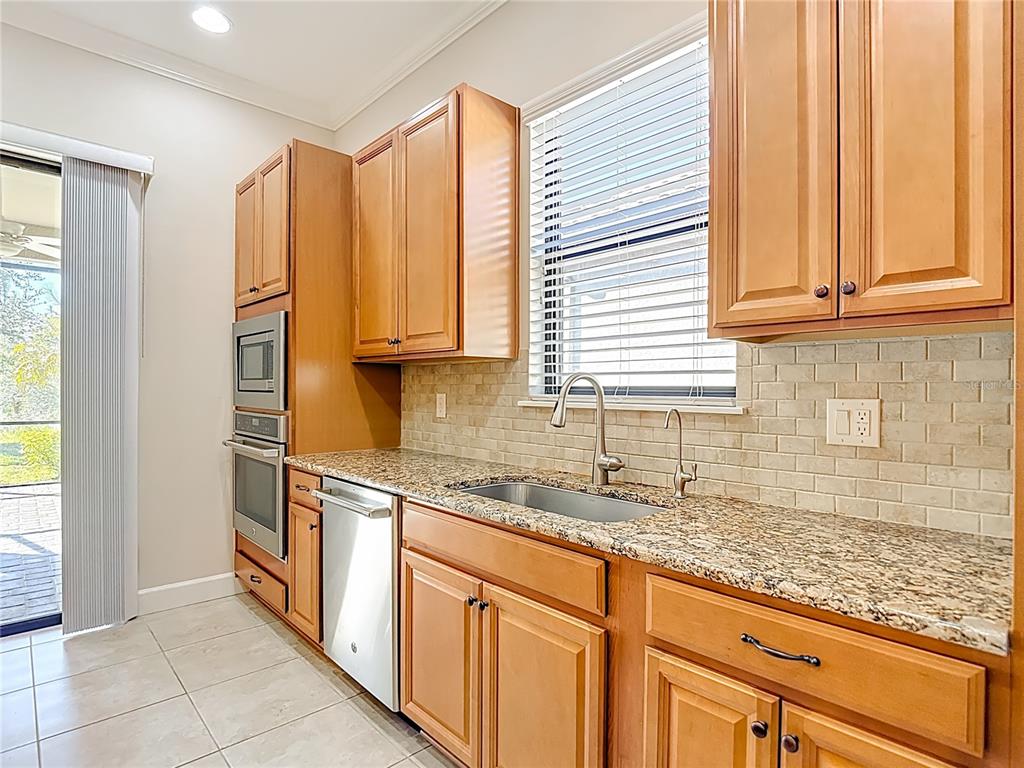 8613 Grand Alberato Road Tampa, FL 33647 - Photo 21 of 57