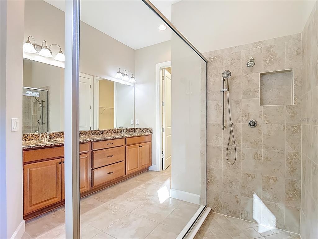 8613 Grand Alberato Road Tampa, FL 33647 - Photo 36 of 56