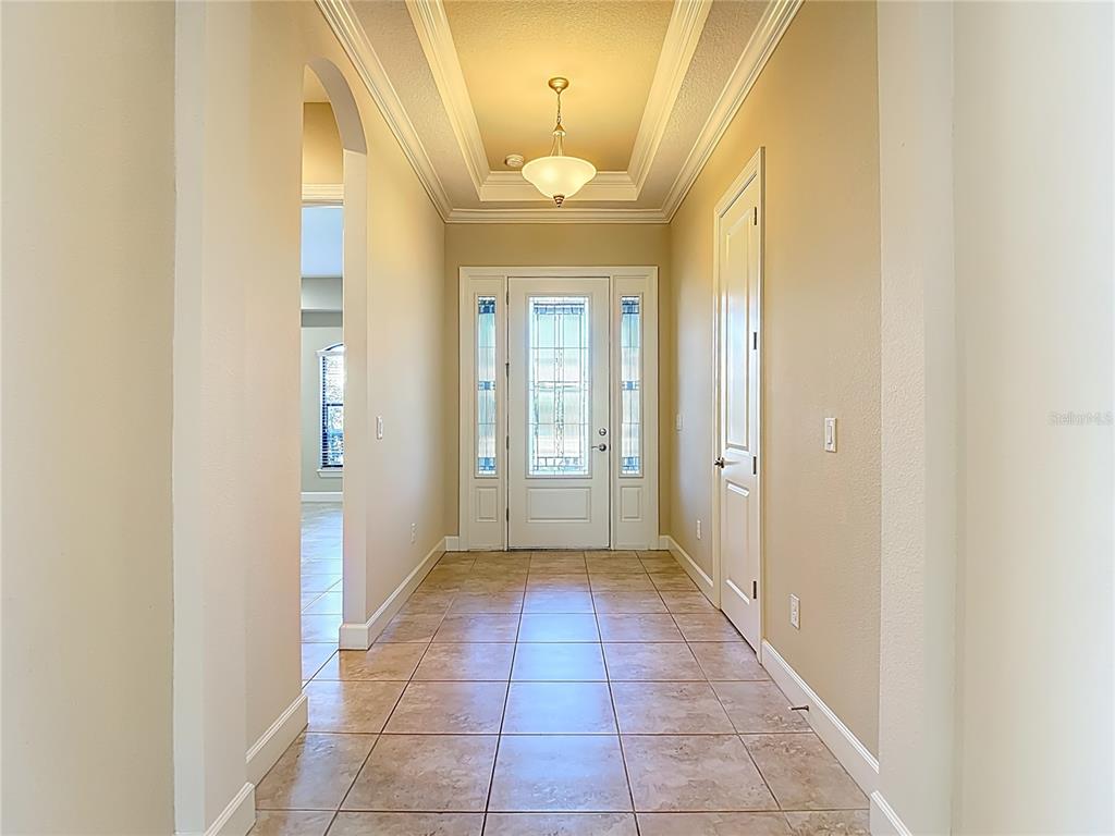 8613 Grand Alberato Road Tampa, FL 33647 - Photo 9 of 57