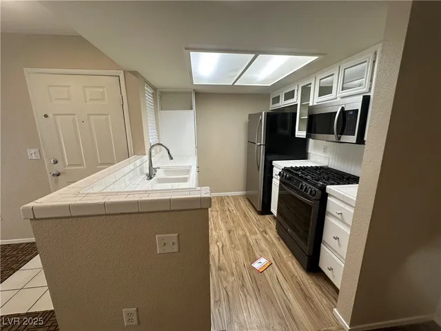 $1,200 | 1908 High Valley Court, Unit 204, Las Vegas, NV 89128