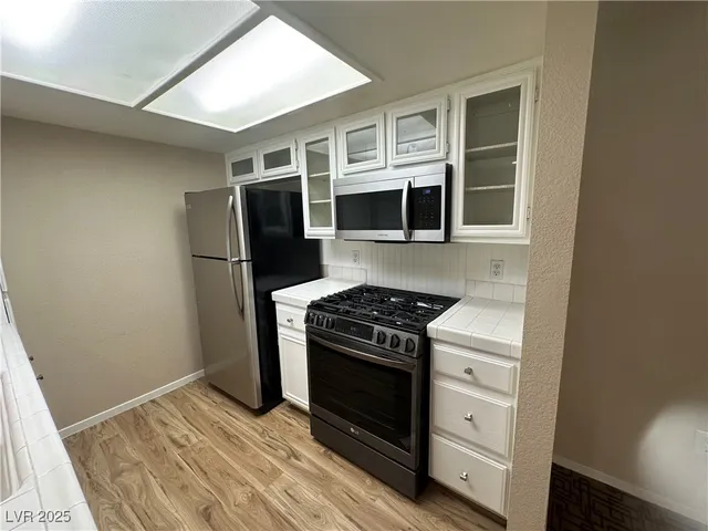 $1,200 | 1908 High Valley Court, Unit 204, Las Vegas, NV 89128