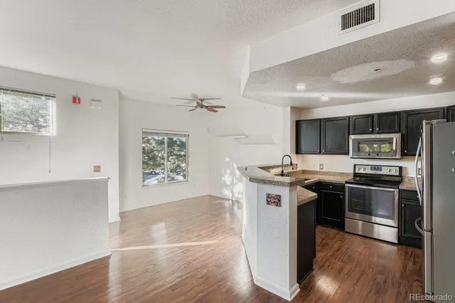 $1,850 | 8707 East Florida Avenue, Unit 816, Denver, CO 80247