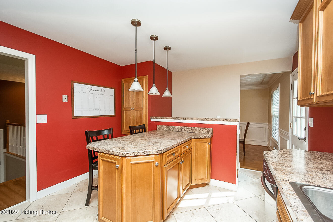7402 Switch Bark Road Louisville, KY 40228 - Photo 12 of 38 Kitchen