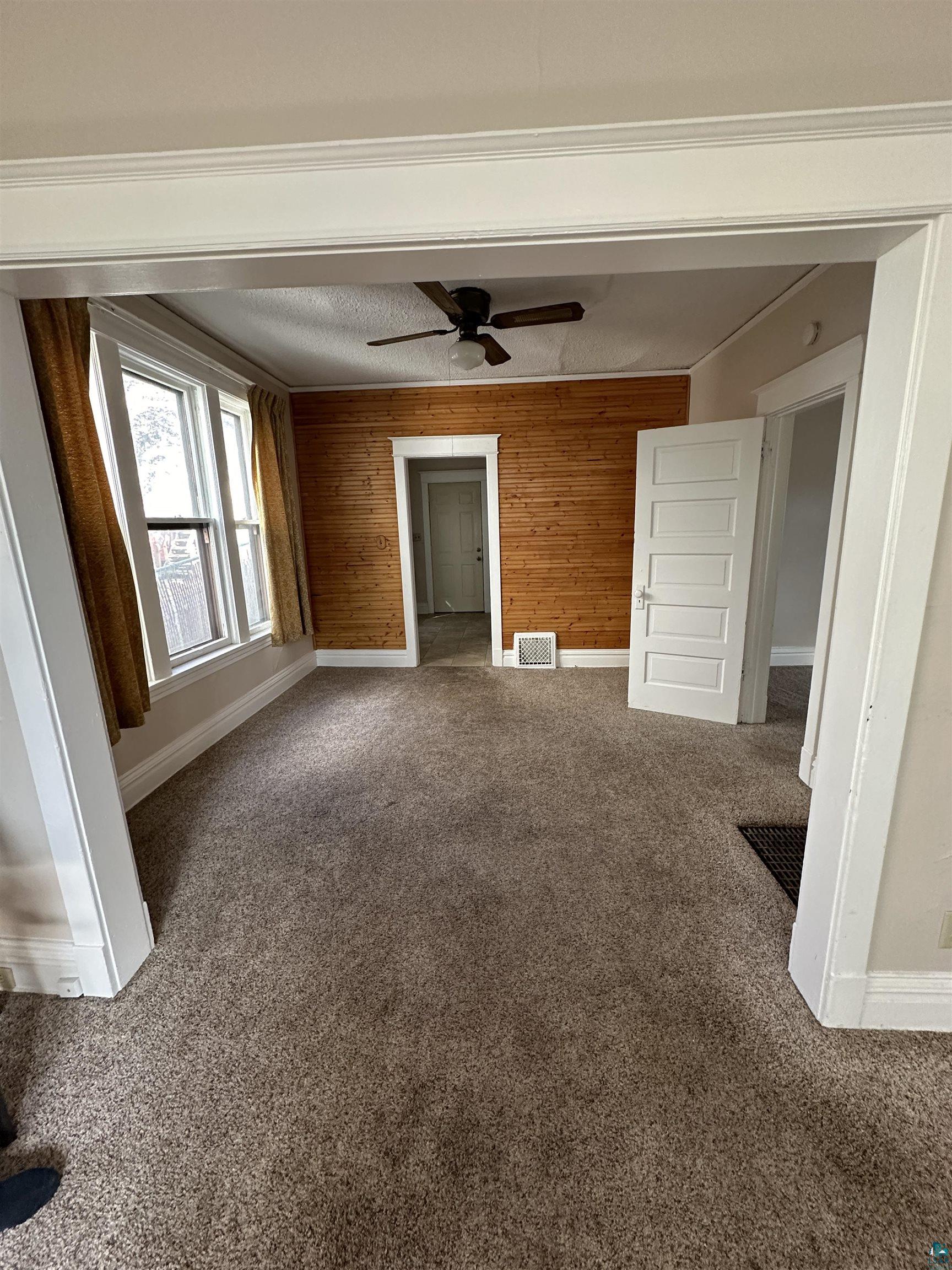 2119 West 3rd Street Duluth, MN 55806 - Photo 4 of 32 Lower unit