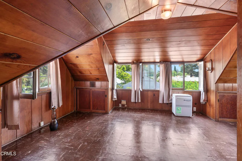 2122 Navarro Avenue Altadena, CA 91001 - Photo 35 of 40 a view of an empty room with a window