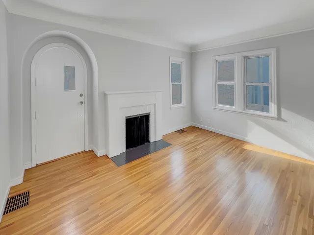 $345,000 | 1147 Hoyt Avenue West, St. Paul, MN 55108