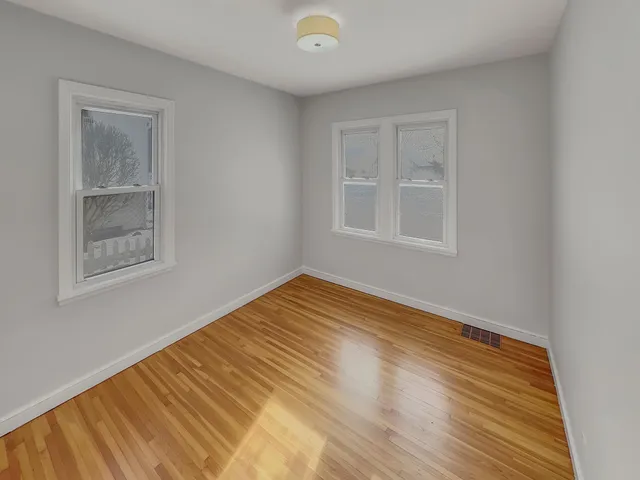 $345,000 | 1147 Hoyt Avenue West, St. Paul, MN 55108