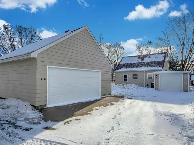 $345,000 | 1147 Hoyt Avenue West, St. Paul, MN 55108