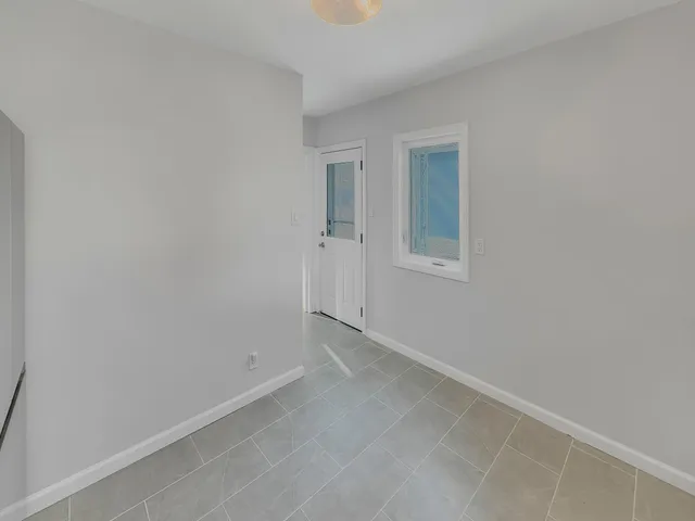 $345,000 | 1147 Hoyt Avenue West, St. Paul, MN 55108