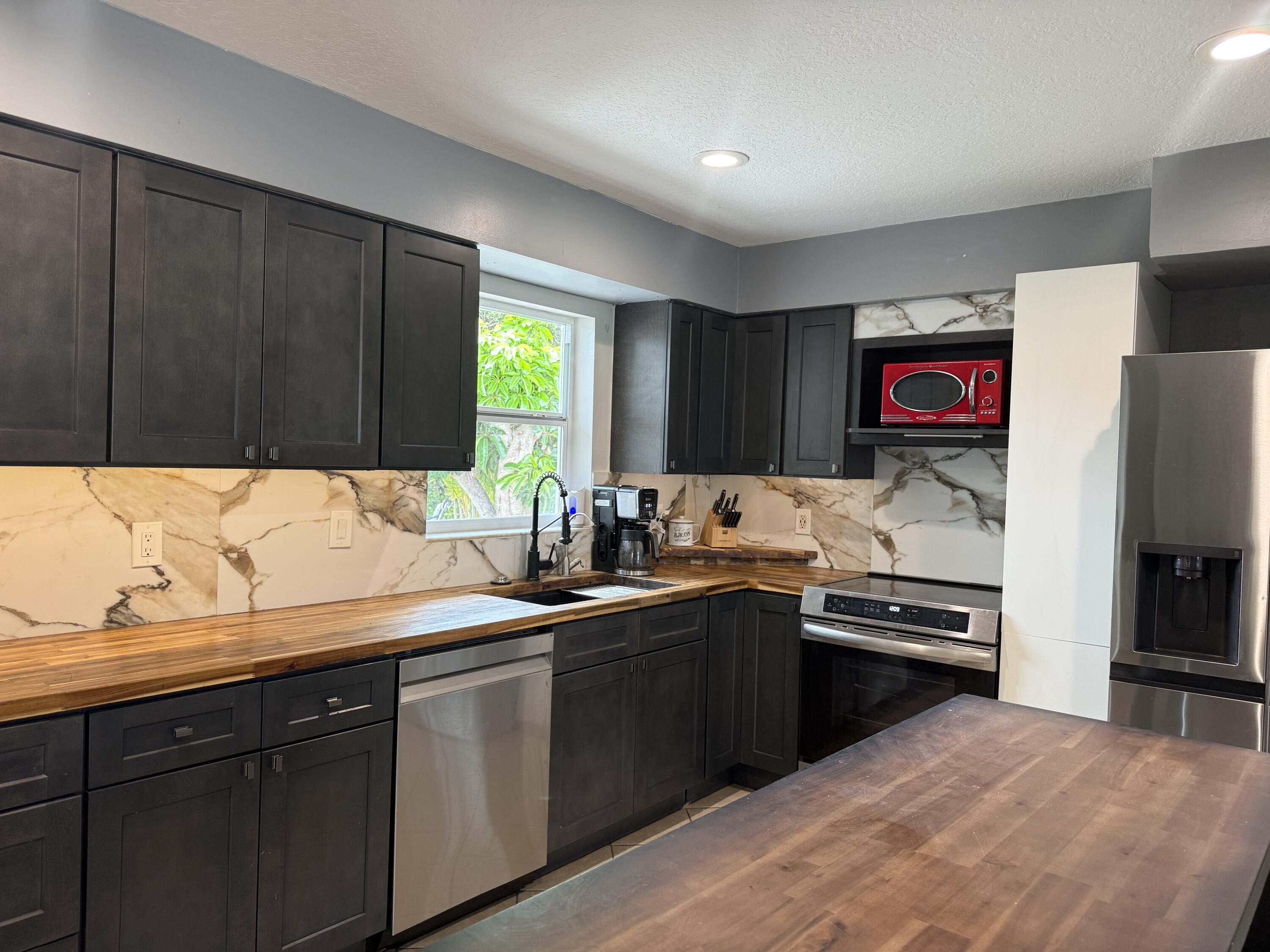 1741 Southeast Jackson Street Stuart, FL 34997 - Photo 2 of 2 IMG_9912