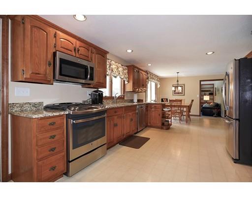 46 Deerfield Road Shrewsbury, MA 01545 - Photo 7 of 26 Gallery Image 7