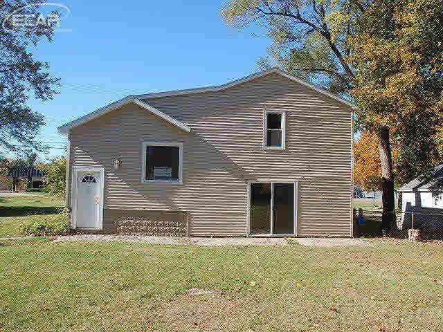 3220 North Genesee Road Flint, MI 48506 - Photo 7 of 22 20452520-6.JPG