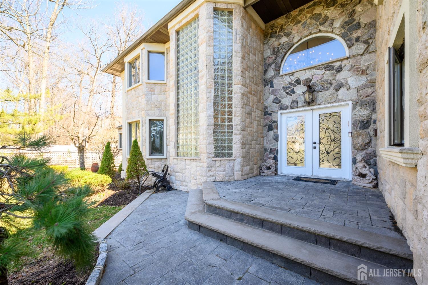 17 Gallo Way Edison, NJ 08820 - Photo 1 of 66