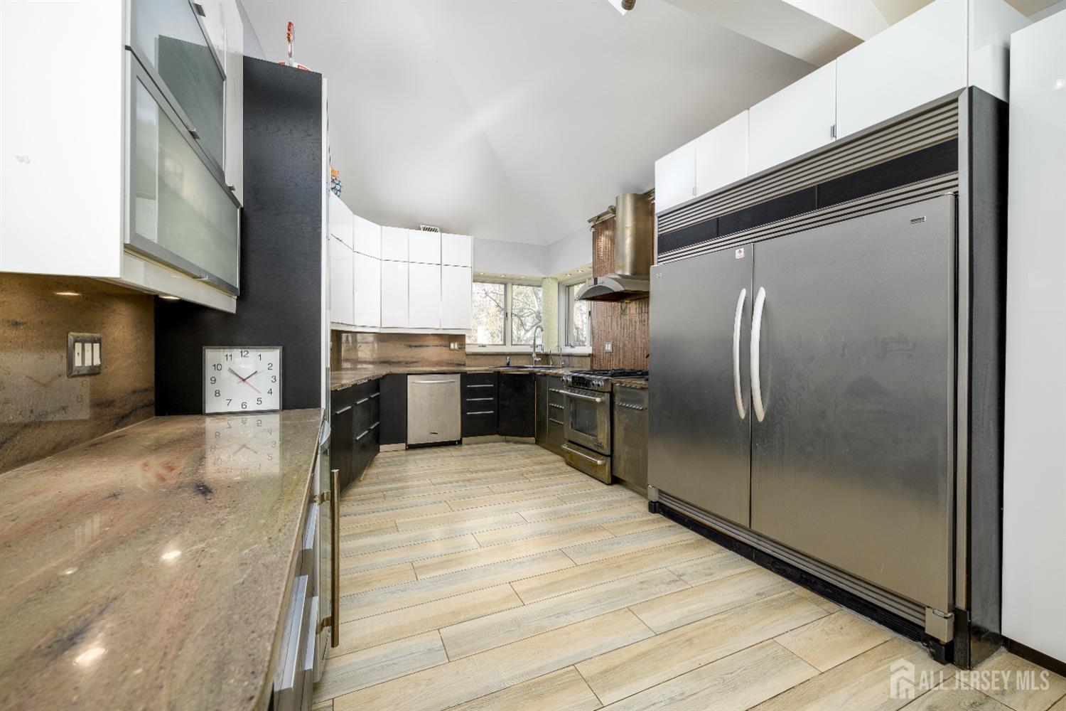 17 Gallo Way Edison, NJ 08820 - Photo 24 of 66