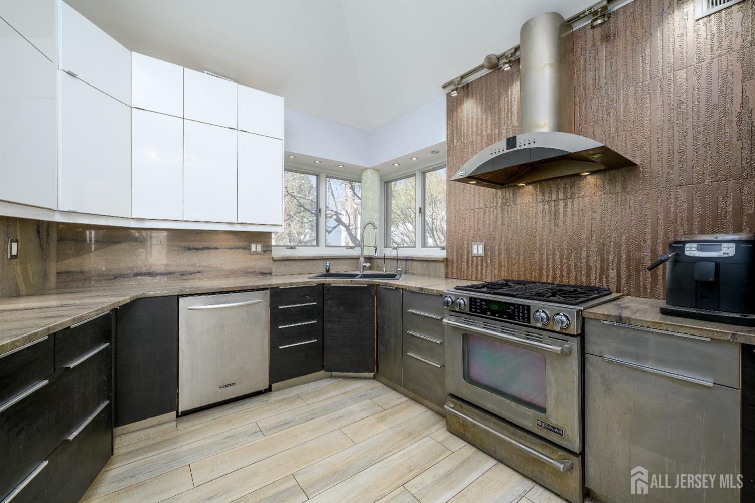 17 Gallo Way Edison, NJ 08820 - Photo 26 of 66