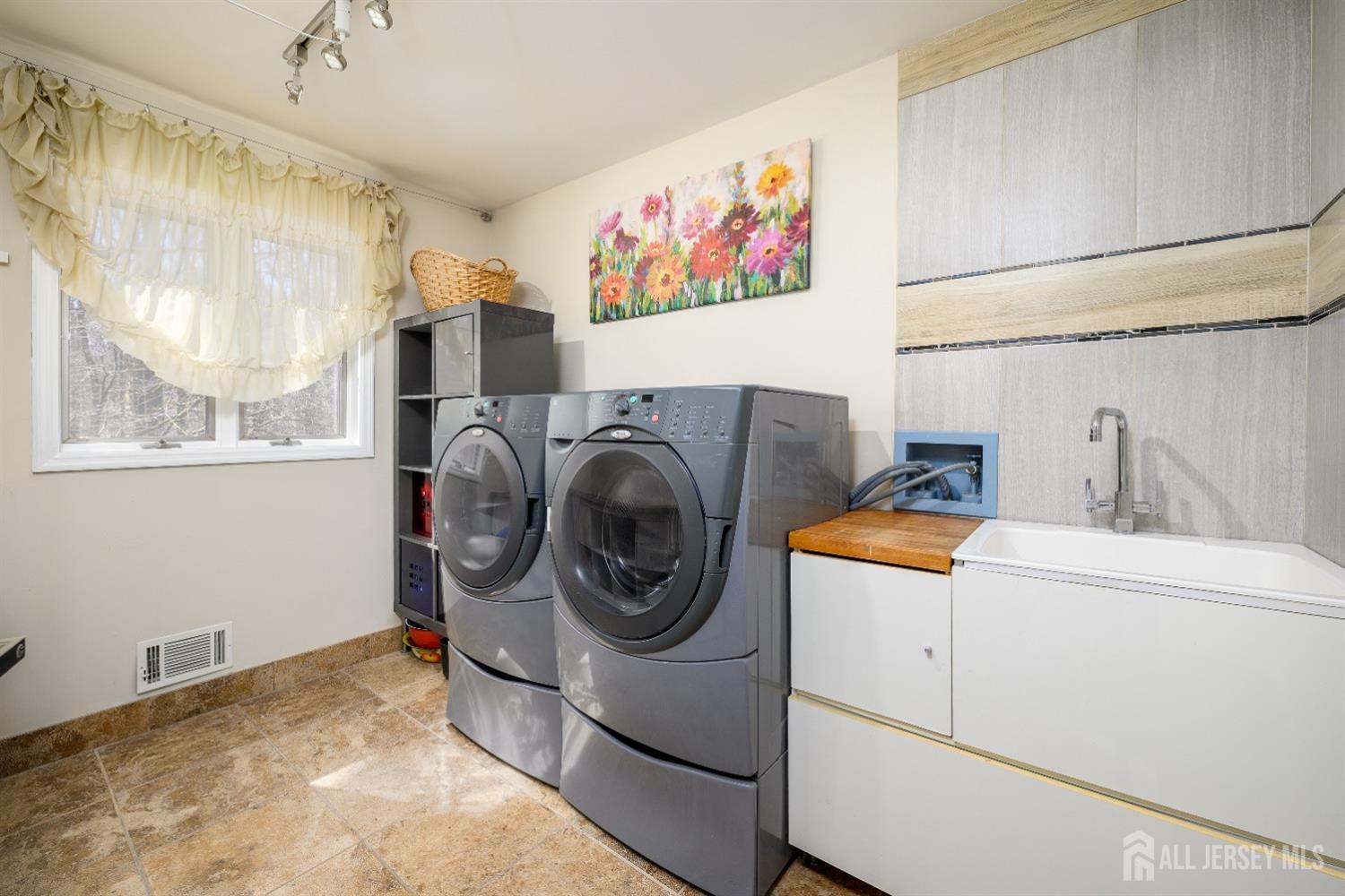 17 Gallo Way Edison, NJ 08820 - Photo 33 of 66