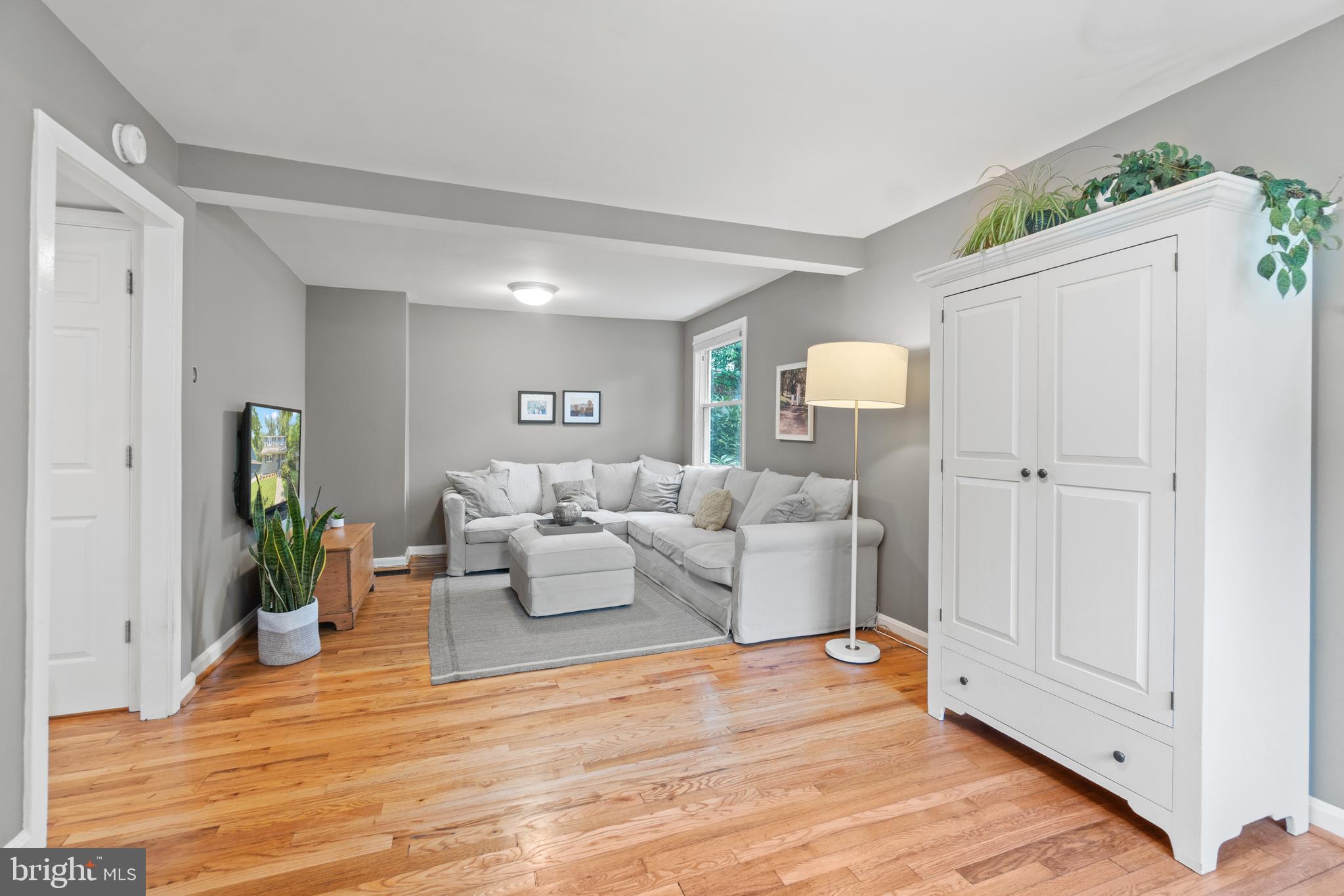 805 Dryden Street Silver Spring, MD 20901 - Photo 3 of 21 Gallery Image 3